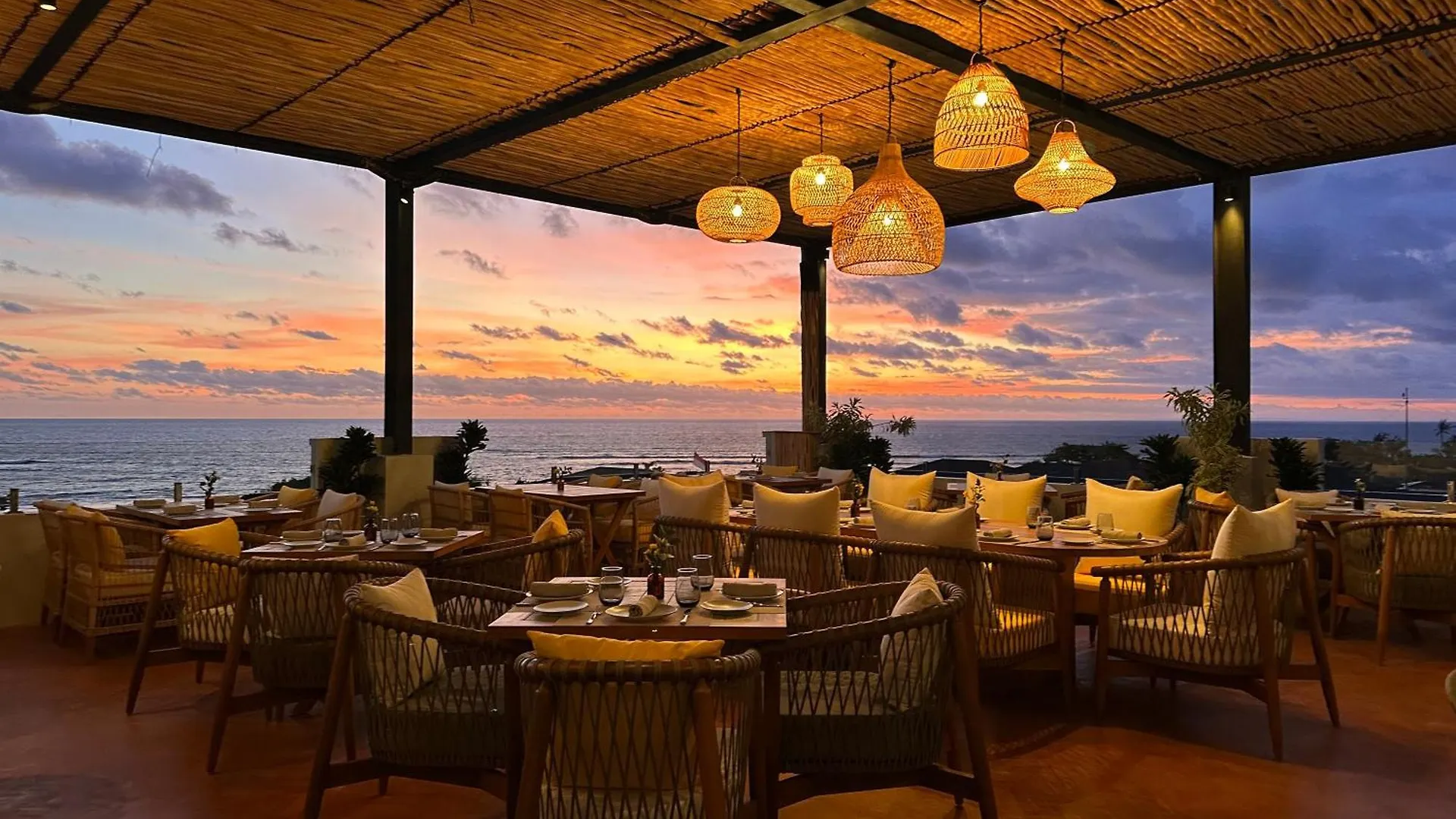 Secana Beachtown Resort & Residences Canggu   Canggu (Bali)