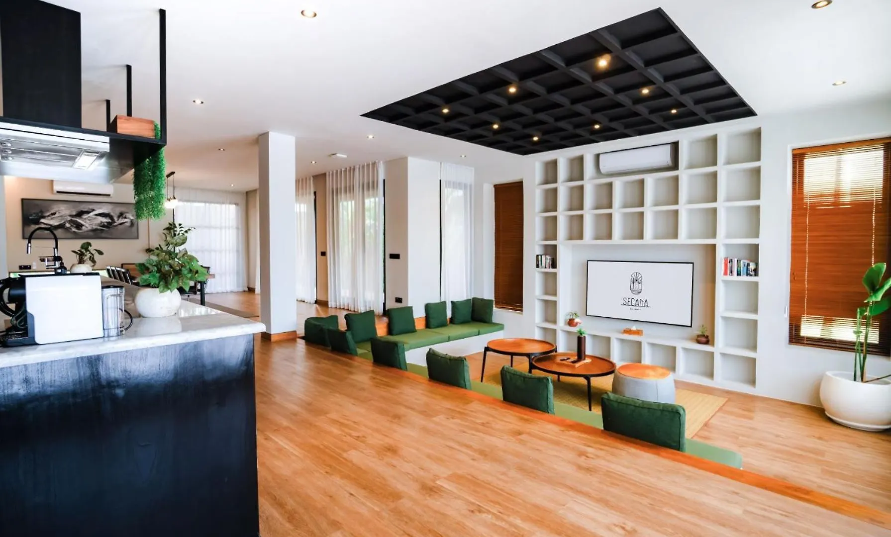 Secana Beachtown Resort & Residences Canggu  5*, Canggu (Bali)